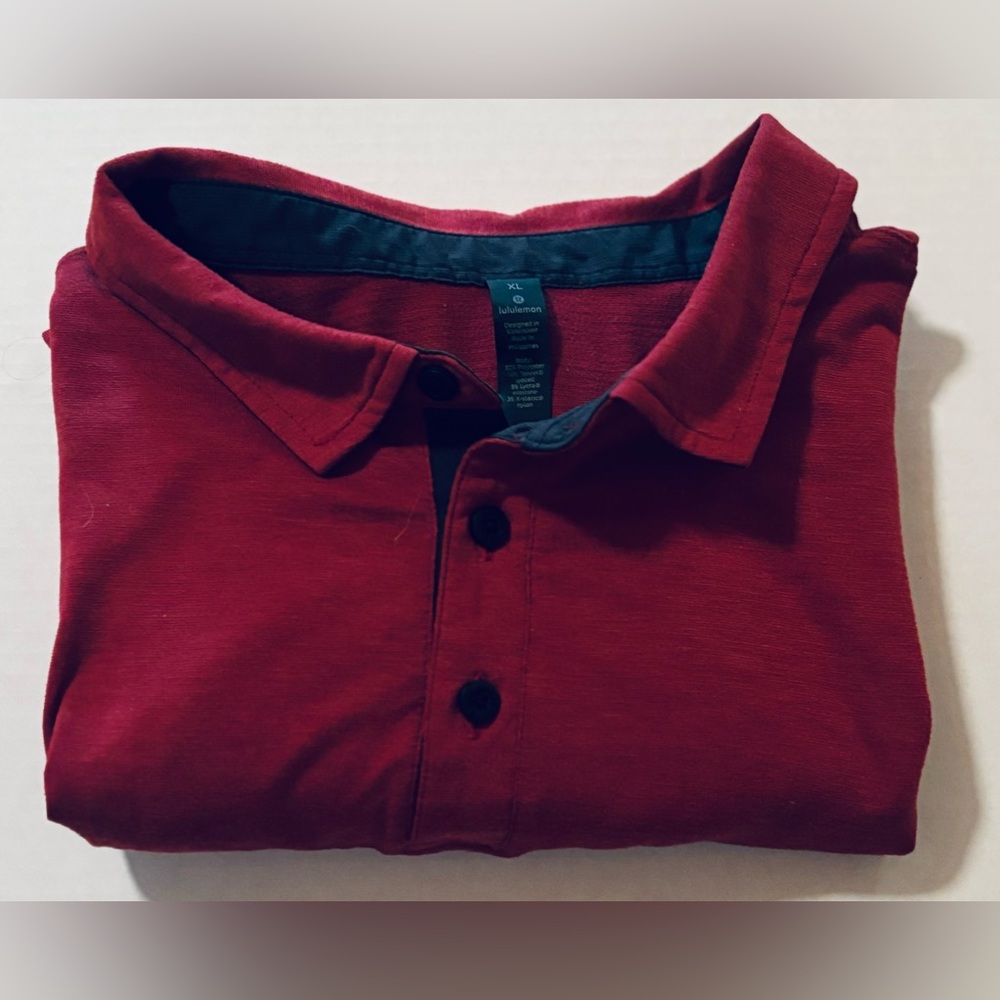 Lululemon Mens Metal Vent Tech Polo Dark Burgundy and Light Lavender - Size XL